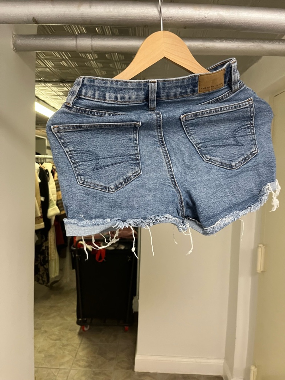 American Eagle Women's Denim Fringe Cutoff Stretch Jean Shorts - Picture 3 of 3